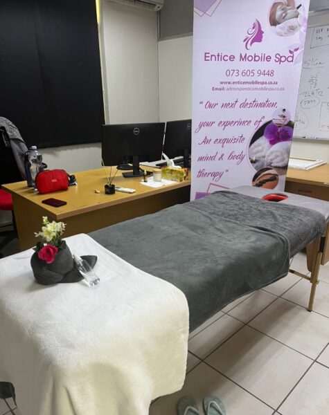 Behing the scenes of a massage at the office