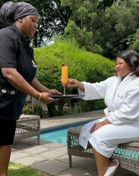 Serving juice as complementary to a massage